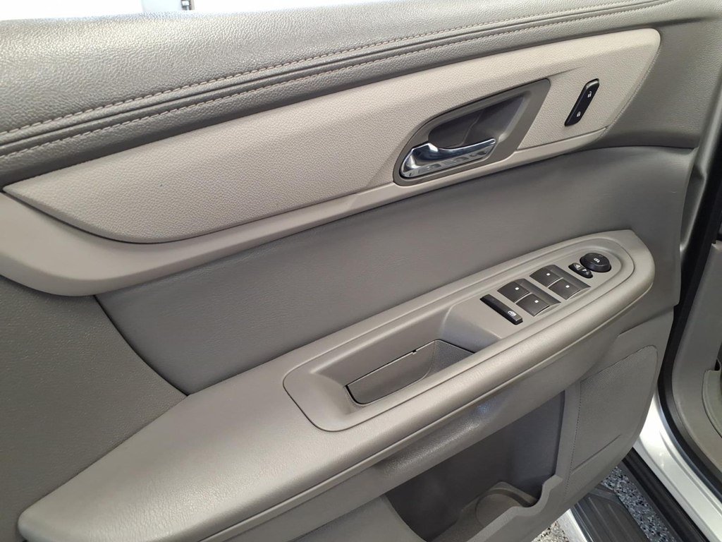 Used 2015 Chevrolet Traverse AWD LS image 8