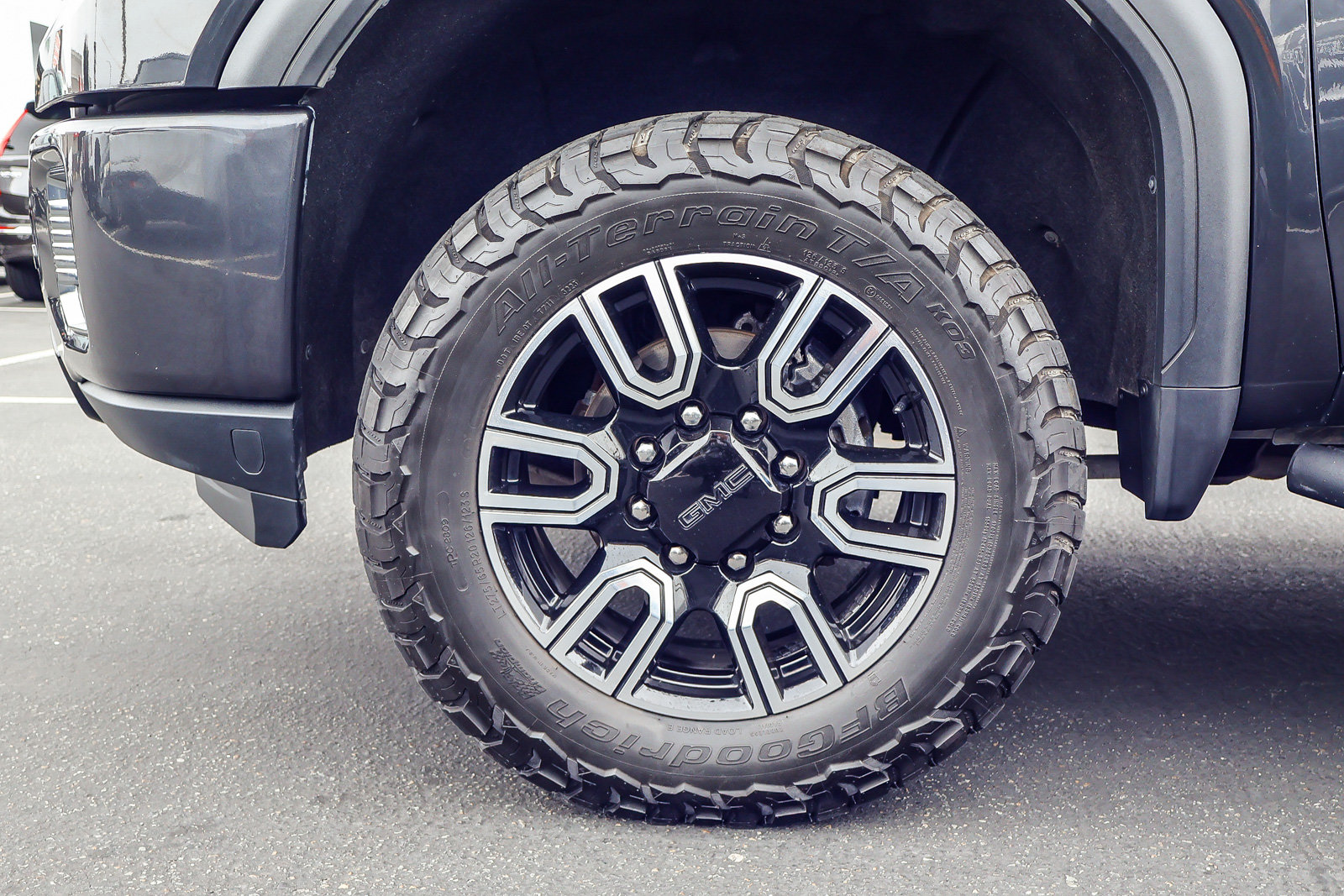 Used 2020 GMC Sierra 2500 AT4 w/ AT4 Premium Package AWD/4WD image 18