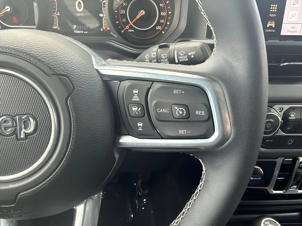 Used 2025 Jeep Wrangler Unlimited Sahara AWD/4WD image 14