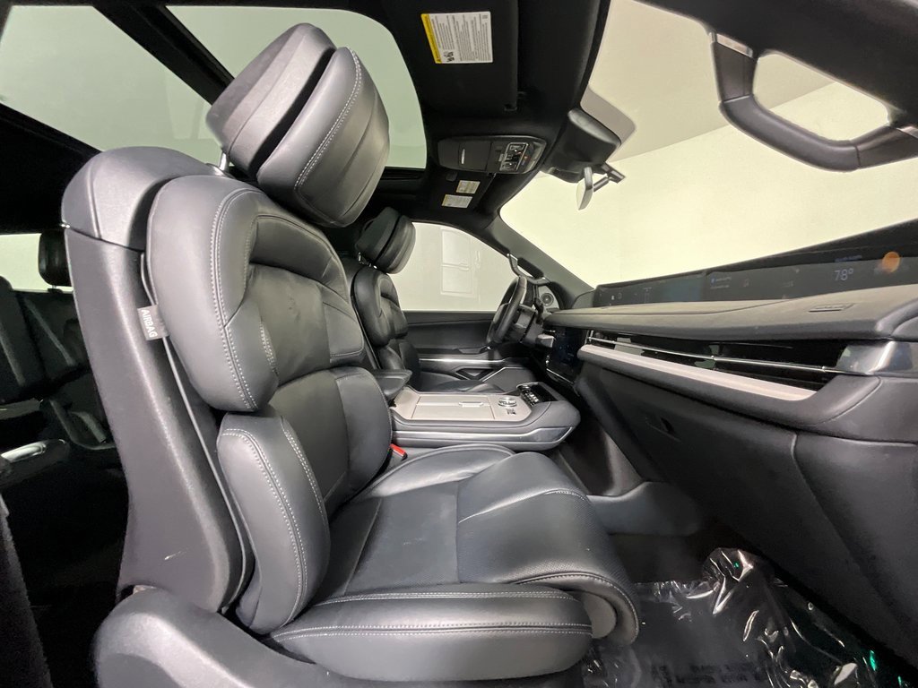 Used 2025 Lincoln Navigator Reserve w/ Jet Appearance Package image 20