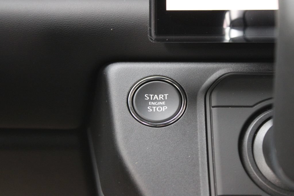 New 2026 Land Rover Defender 110 X-Dynamic SE AWD/4WD image 15
