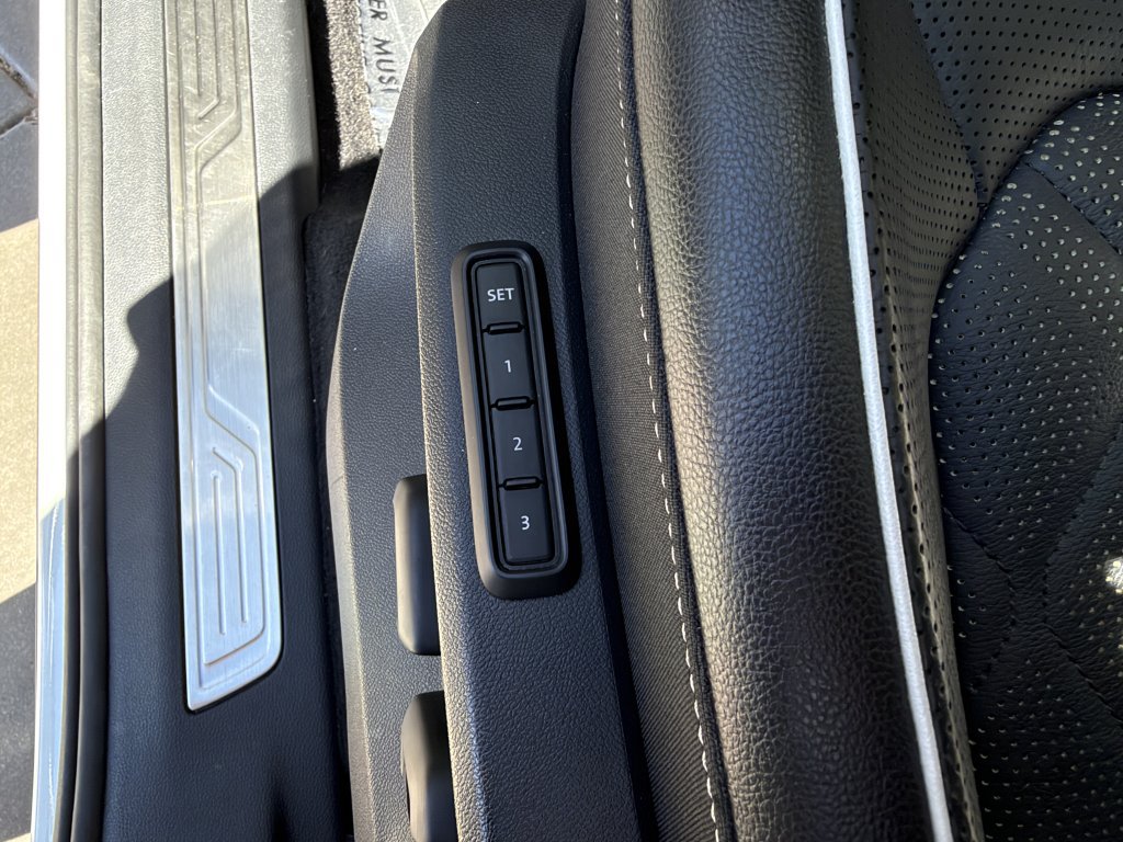 Used 2024 Volkswagen Atlas SEL Premium R-Line AWD/4WD image 35