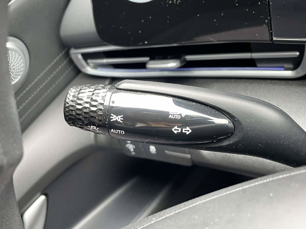 Certified 2024 Hyundai Elantra SEL FWD image 21