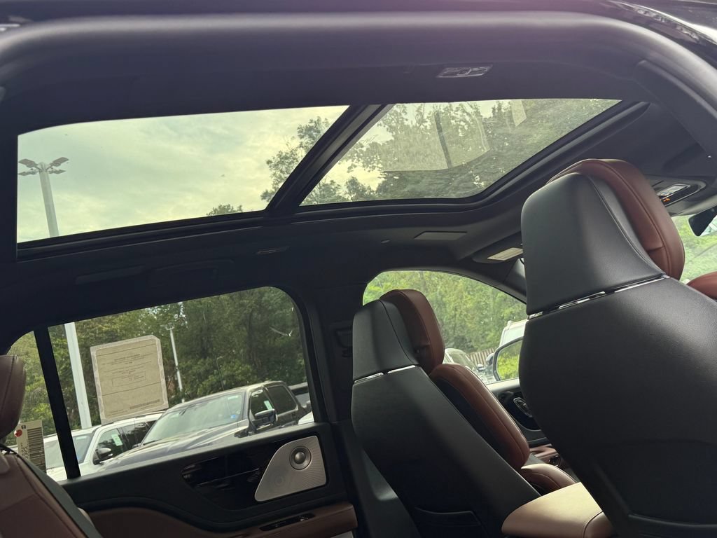 New 2026 Lincoln Aviator Reserve AWD/4WD image 9