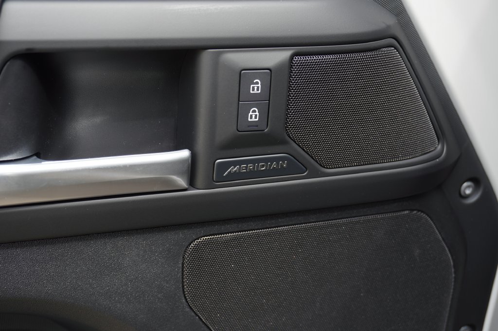New 2026 Land Rover Defender 110 S AWD/4WD image 11