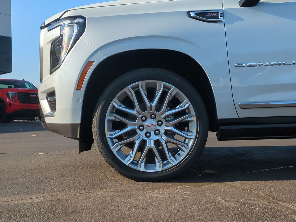 New 2026 GMC Yukon Denali w/ Denali Reserve Package image 16