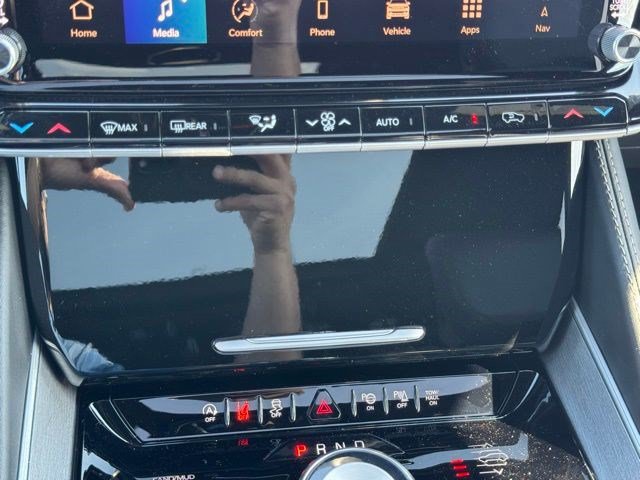 New 2026 Jeep Grand Wagoneer L Limited AWD/4WD image 22