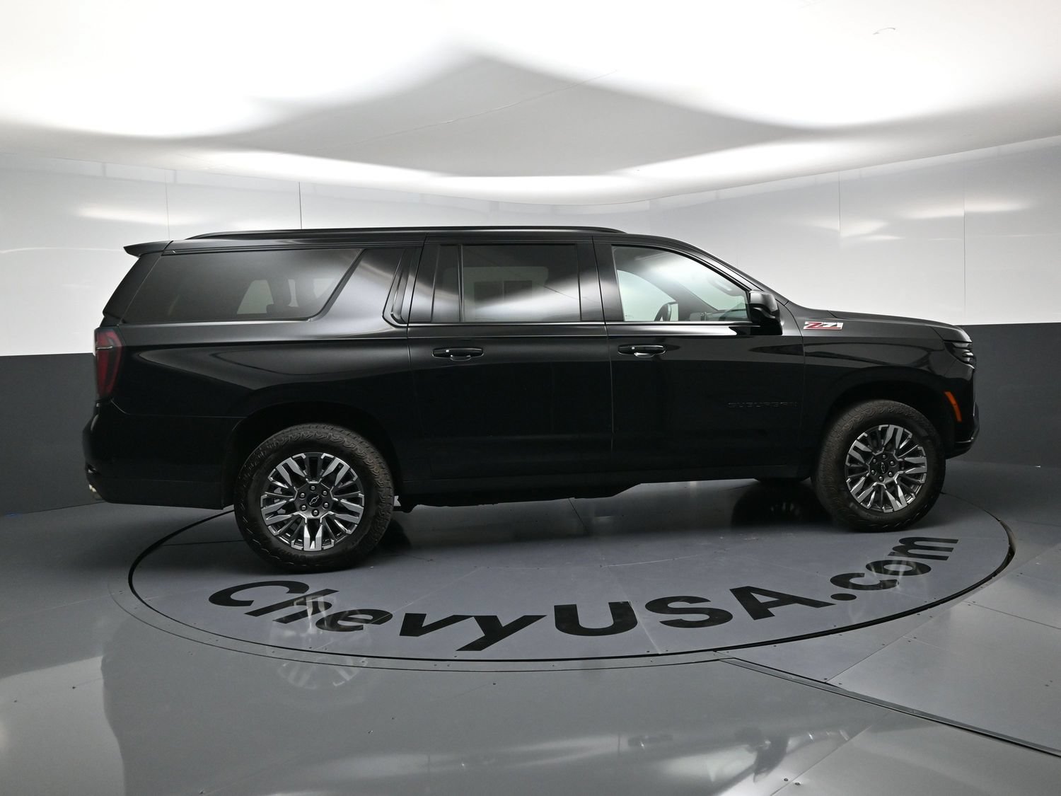 Used 2025 Chevrolet Suburban Z71 AWD/4WD image 10
