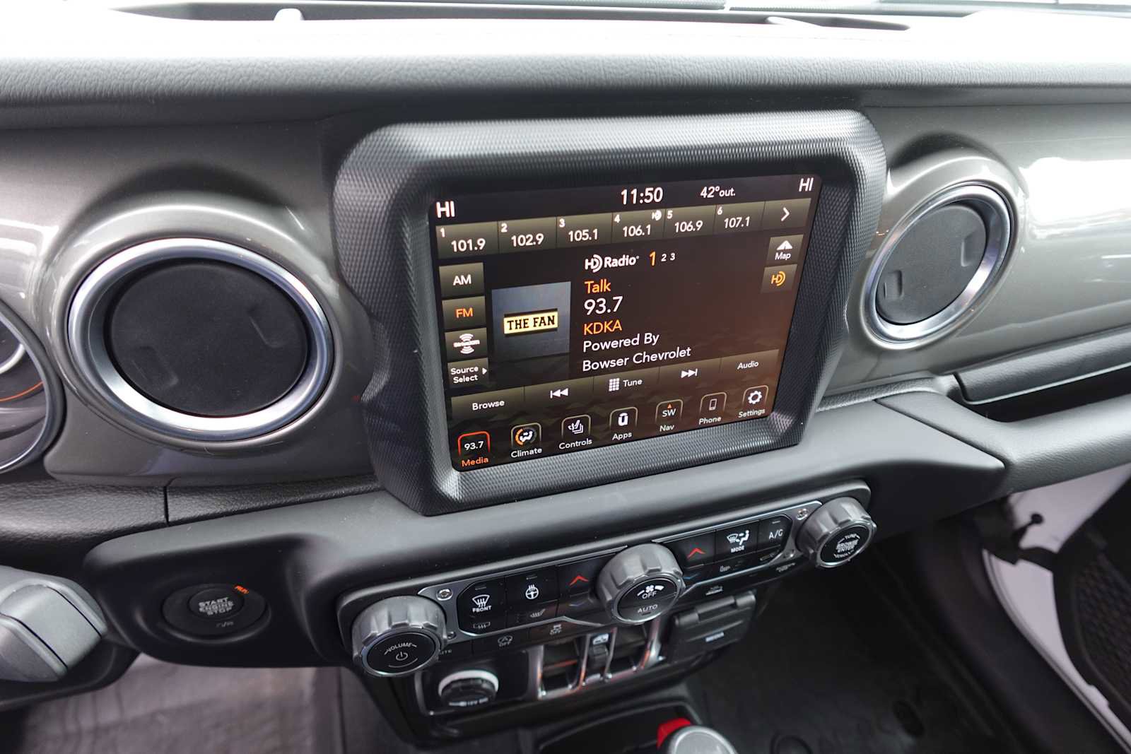 Used 2023 Jeep Wrangler Sahara w/ LED Lighting Group image 20