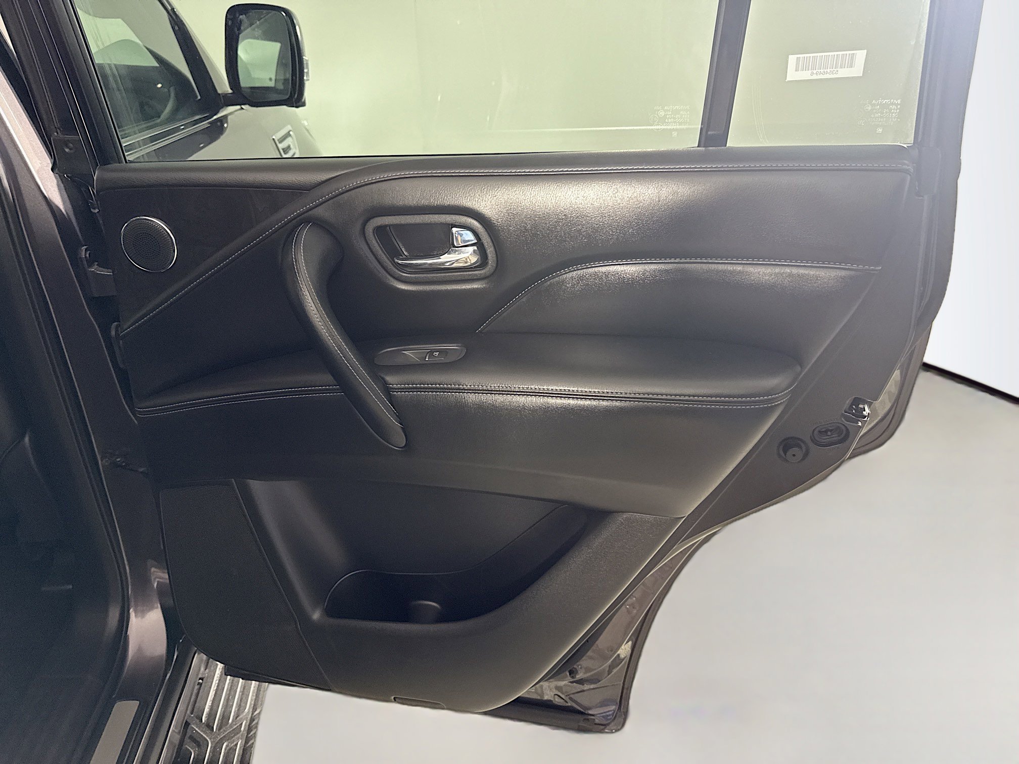 Used 2024 INFINITI QX80 Luxe image 28