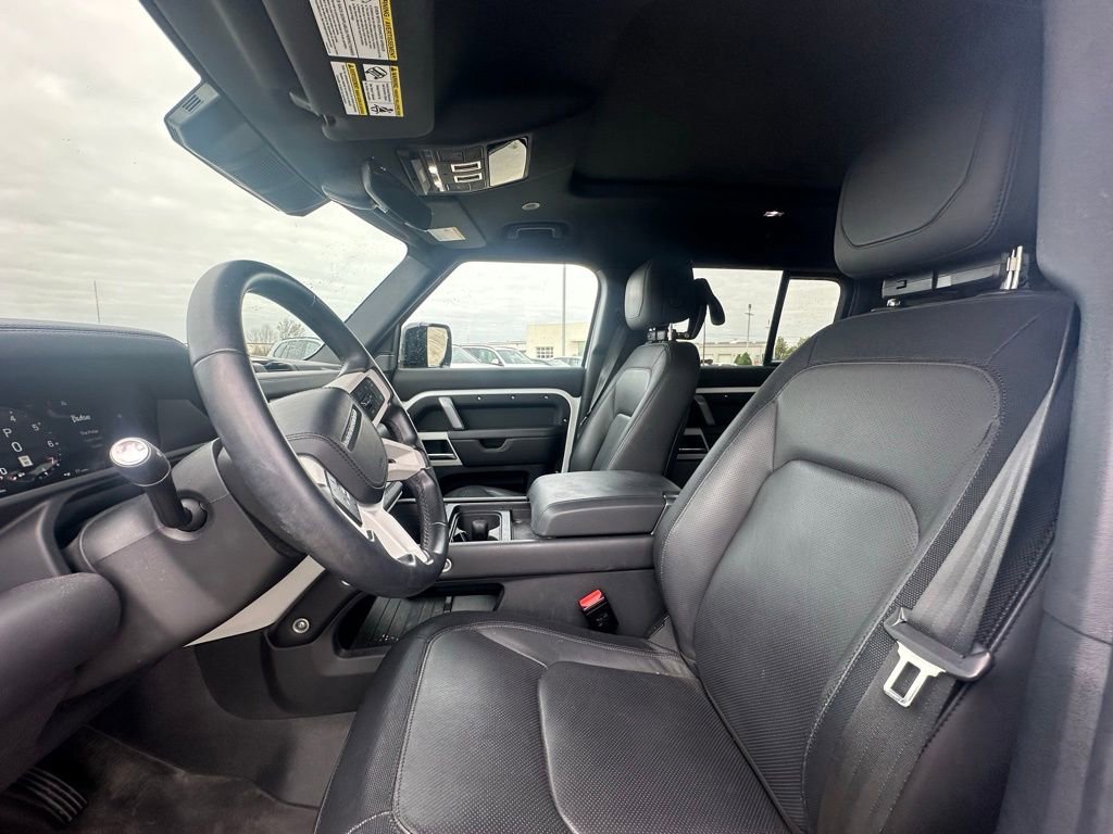 Used 2024 Land Rover Defender 110 X-Dynamic SE image 9
