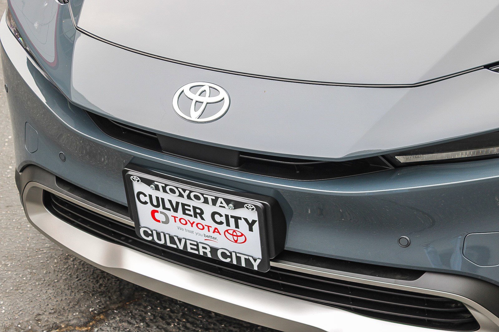 New 2026 Toyota Prius Plug-In Hybrid FWD image 6