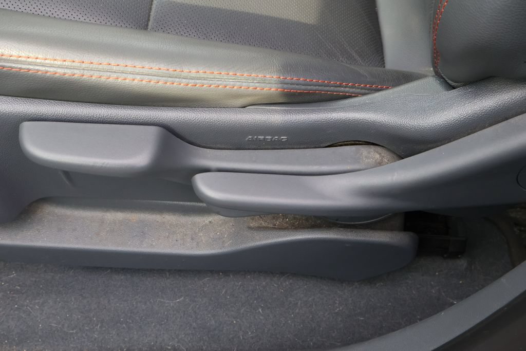 Used 2017 Chevrolet Bolt Premier w/ Driver Confidence II Package FWD image 13