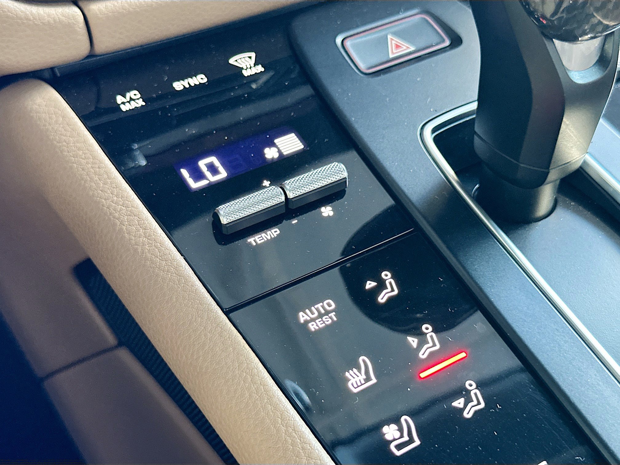 Used 2022 Porsche Macan image 16