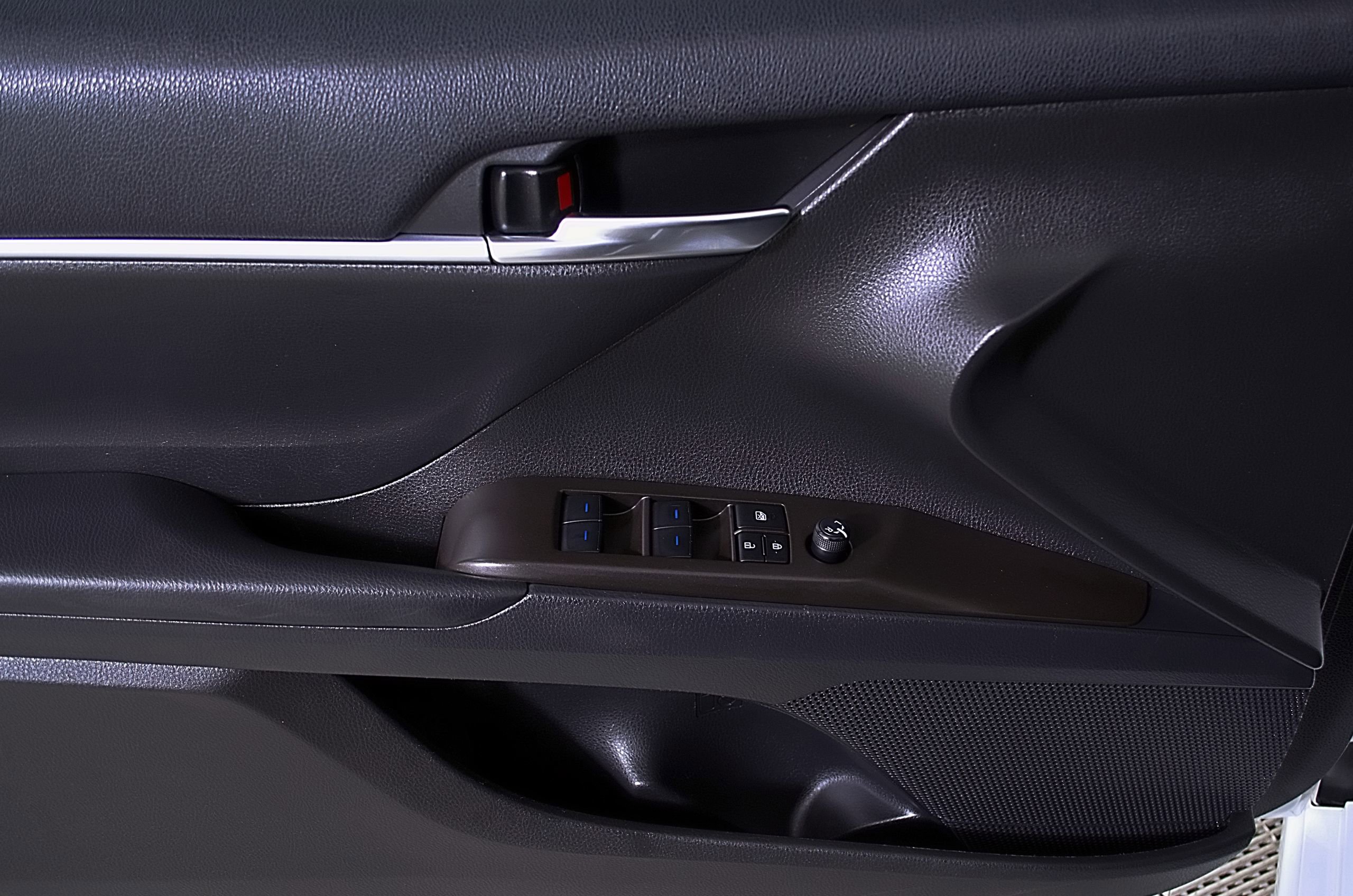 Used 2023 Toyota Camry SE image 17