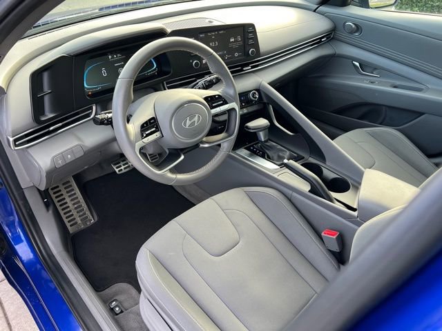 Certified 2025 Hyundai Elantra Sport image 13