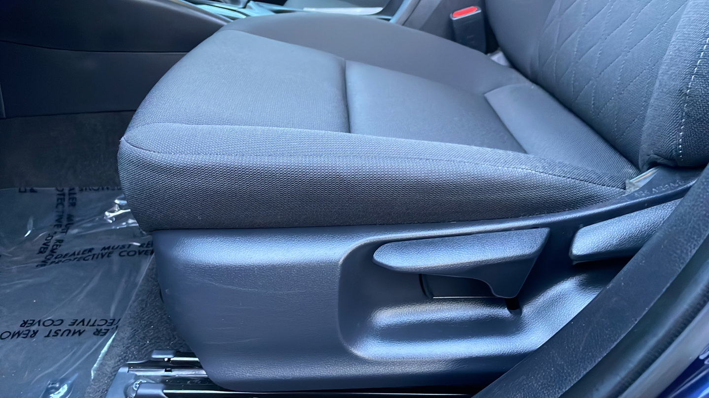 Certified 2025 Toyota Corolla LE FWD image 16