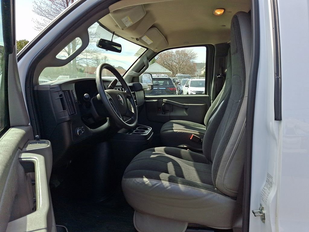 Used 2024 GMC Savana 2500 w/ Driver Convenience Package image 14