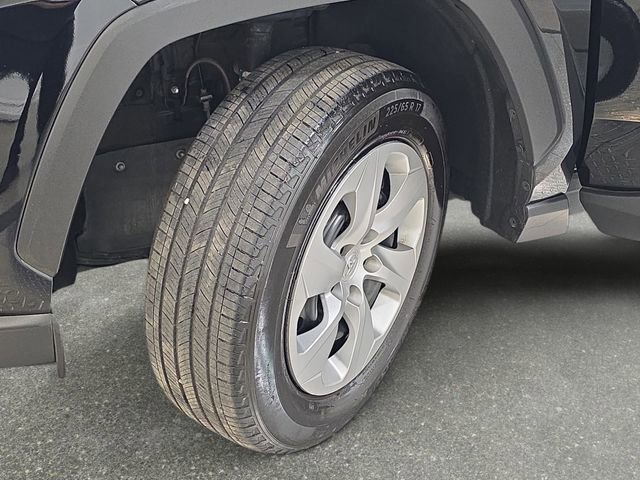 Certified 2023 Toyota RAV4 LE image 28