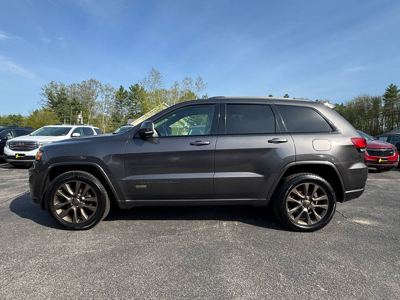 Used 2016 Jeep Grand Cherokee Limited 75th Anniversary AWD/4WD image 14