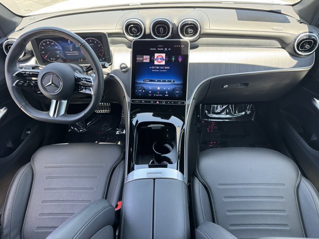 Used 2025 Mercedes-Benz GLC 300 4MATIC image 10