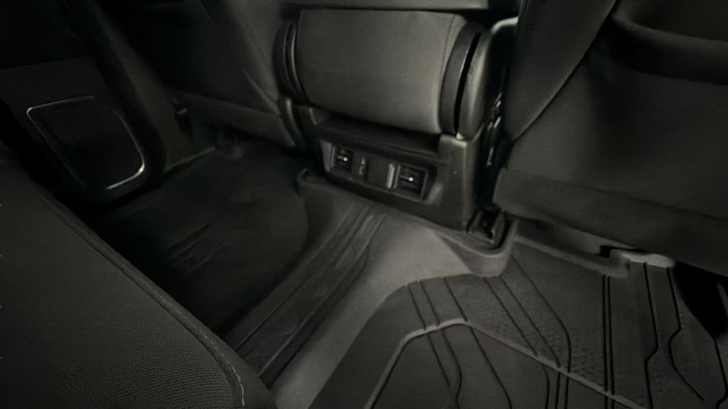 Certified 2024 Chevrolet Silverado 1500 LT RWD image 31