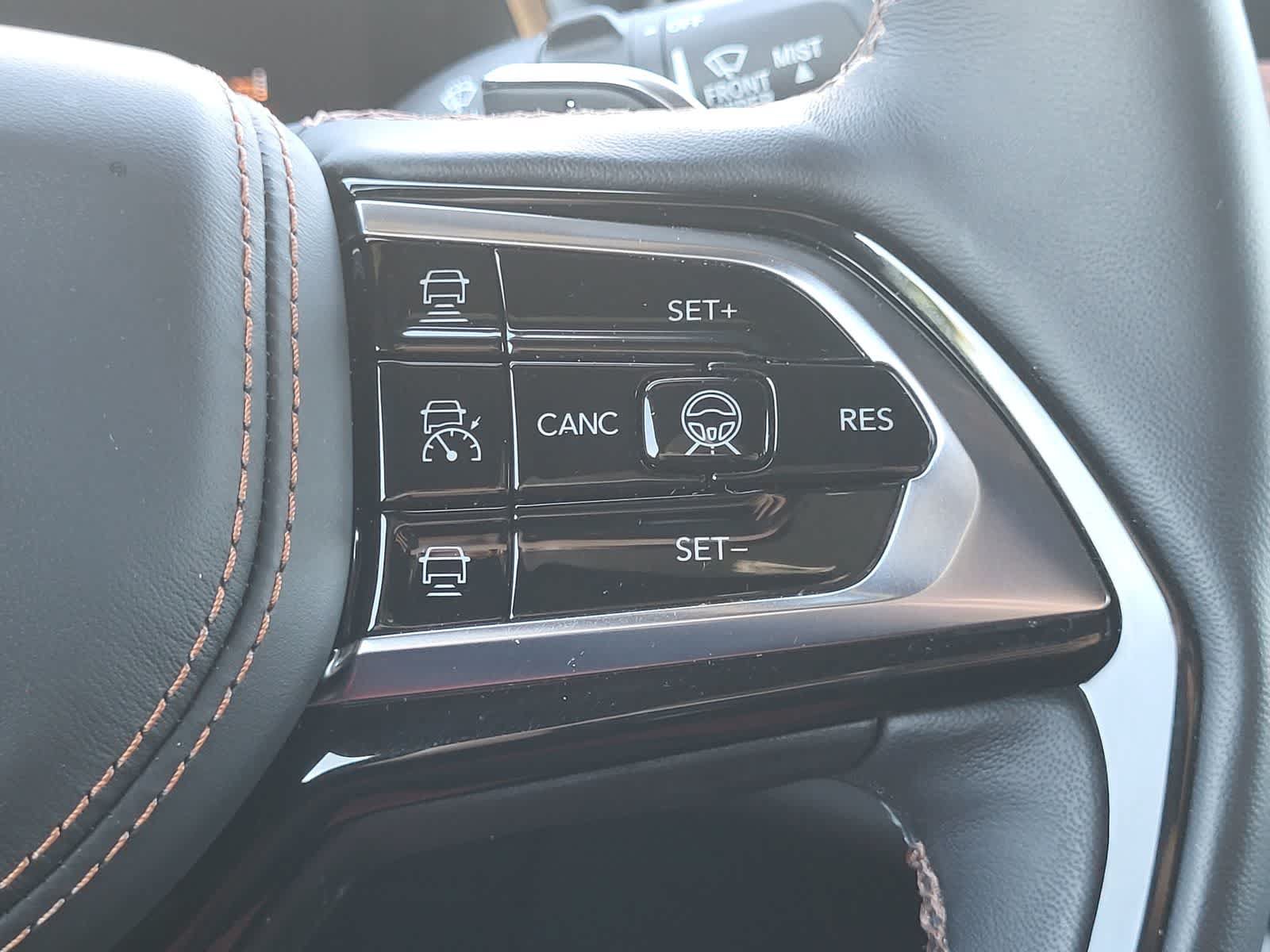 Used 2026 Jeep Grand Cherokee L Summit AWD/4WD image 19