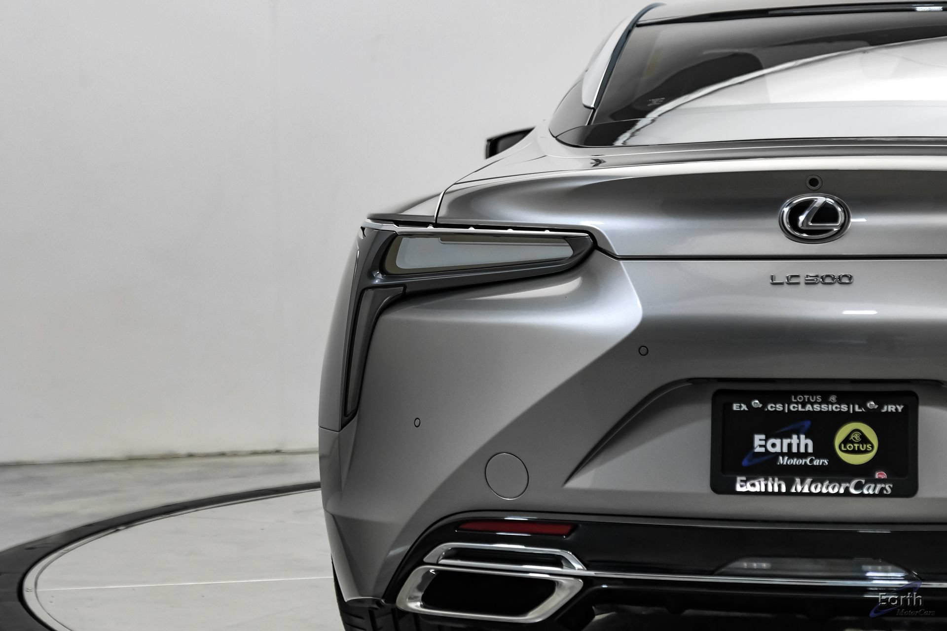 Used 2018 Lexus LC 500 Coupe w/ Performance Package RWD image 15