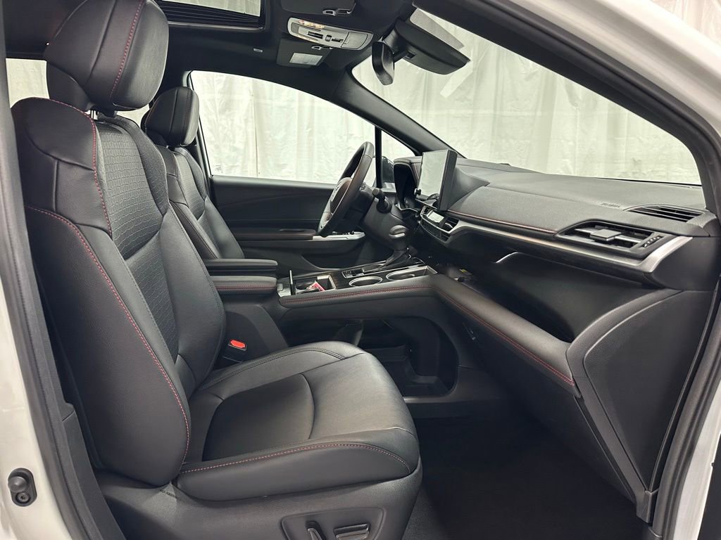 Used 2025 Toyota Sienna XSE image 65