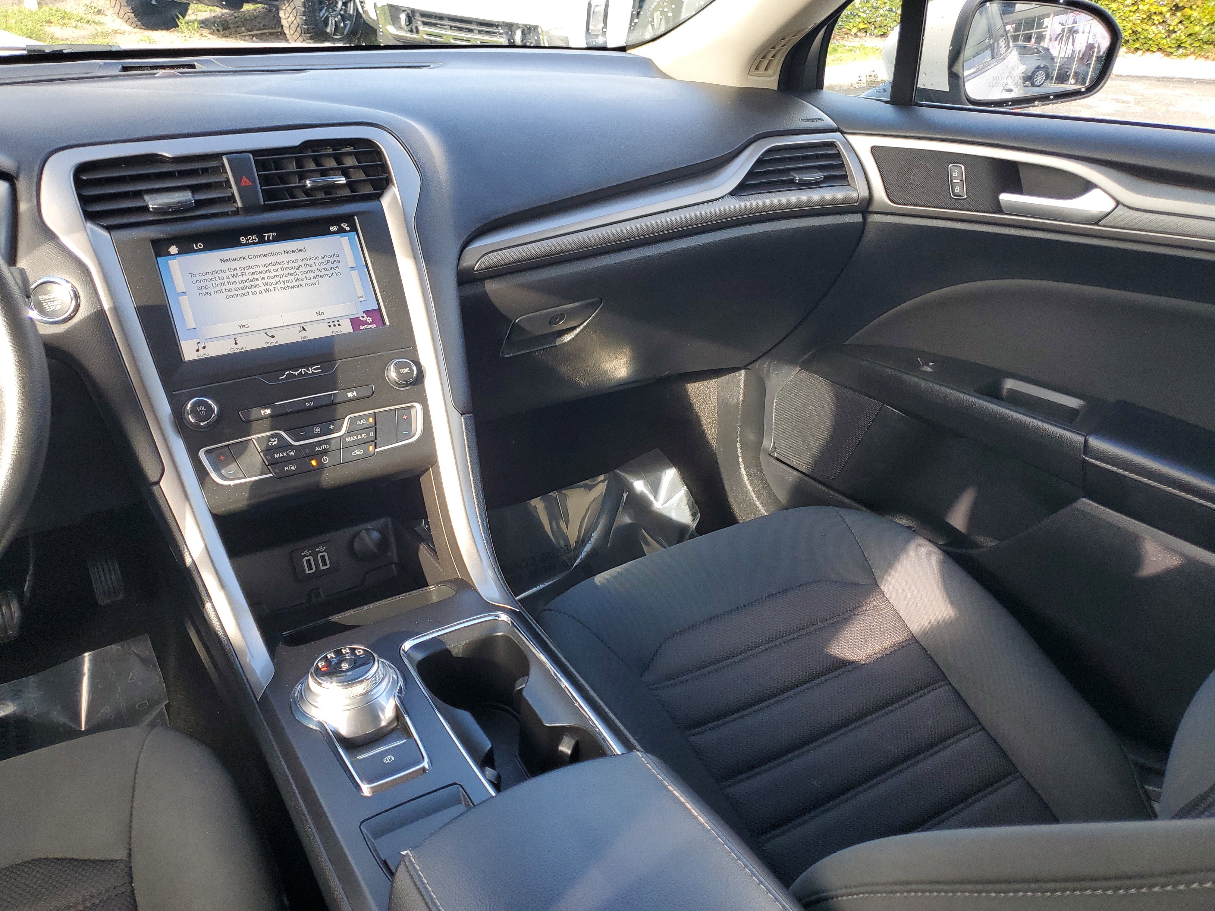 Used 2019 Ford Fusion SE image 17
