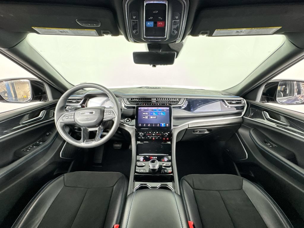 Used 2023 Jeep Grand Cherokee Trailhawk w/ Luxury Tech Group III AWD/4WD image 15
