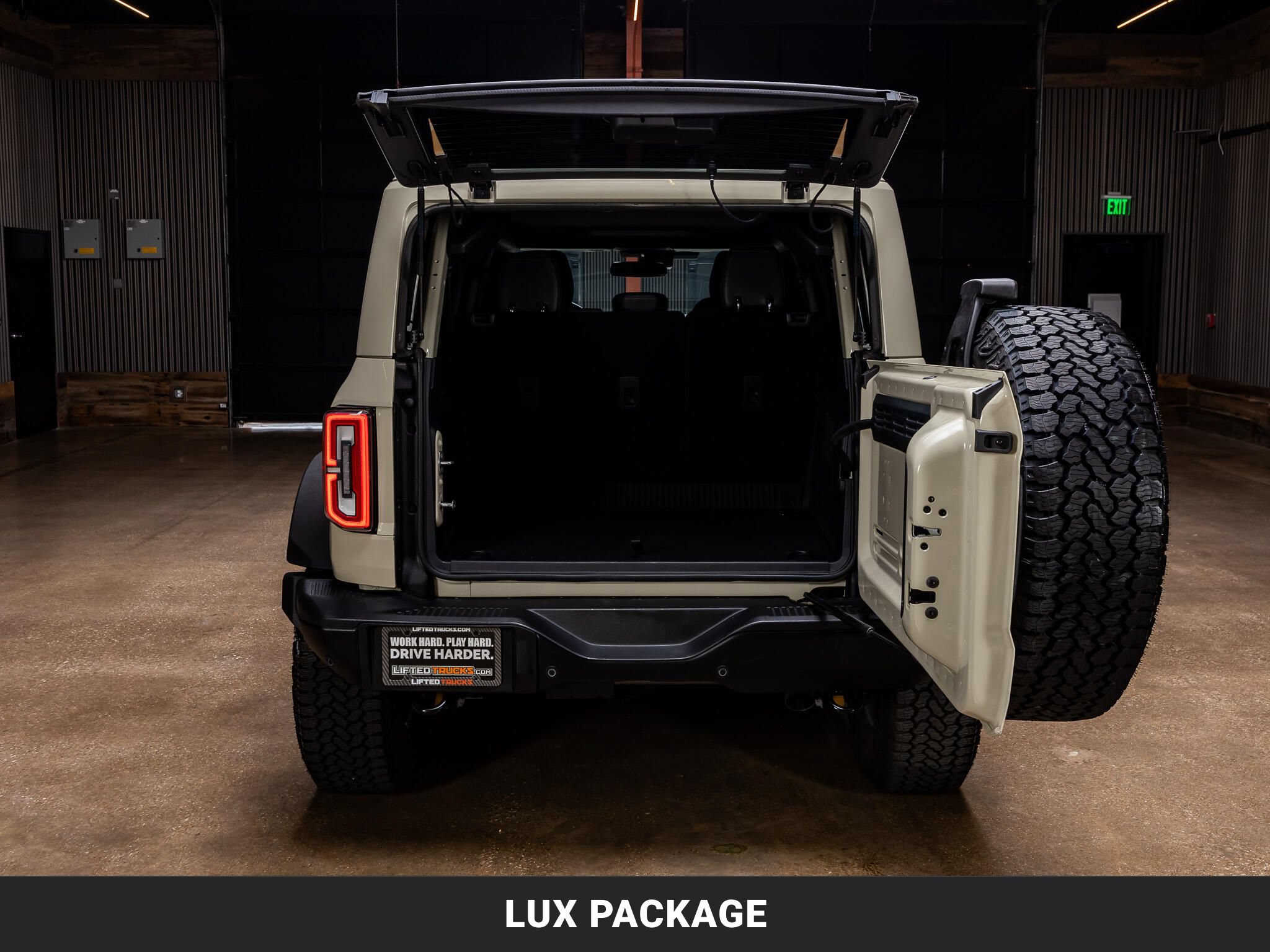 Used 2025 Ford Bronco Badlands AWD/4WD image 8