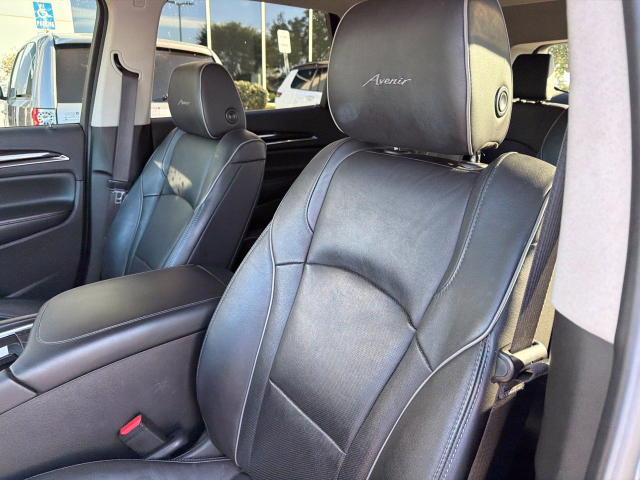 Used 2020 Buick Enclave Avenir w/ Avenir Technology Package AWD/4WD image 15