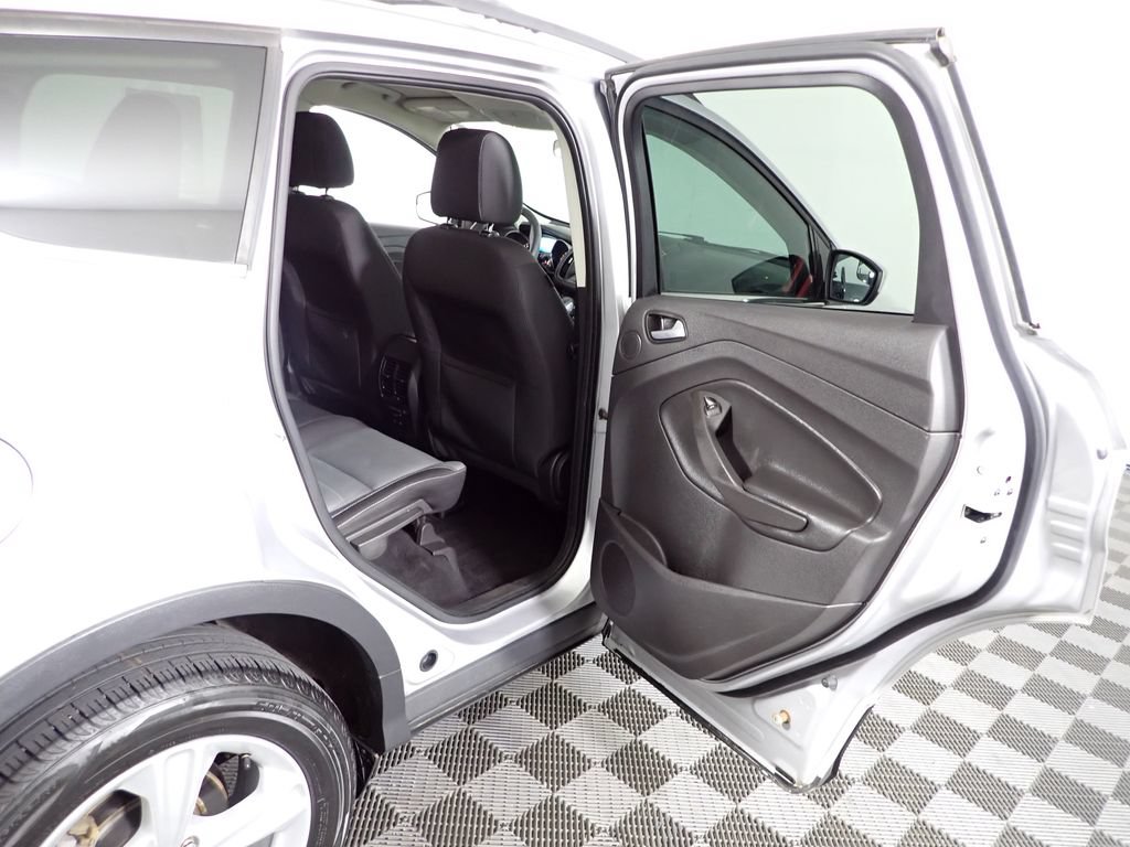 Used 2016 Ford Escape SE w/ Equipment Group 201A FWD image 31