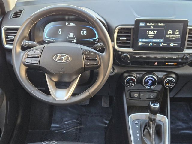 Certified 2025 Hyundai Venue SEL FWD image 26
