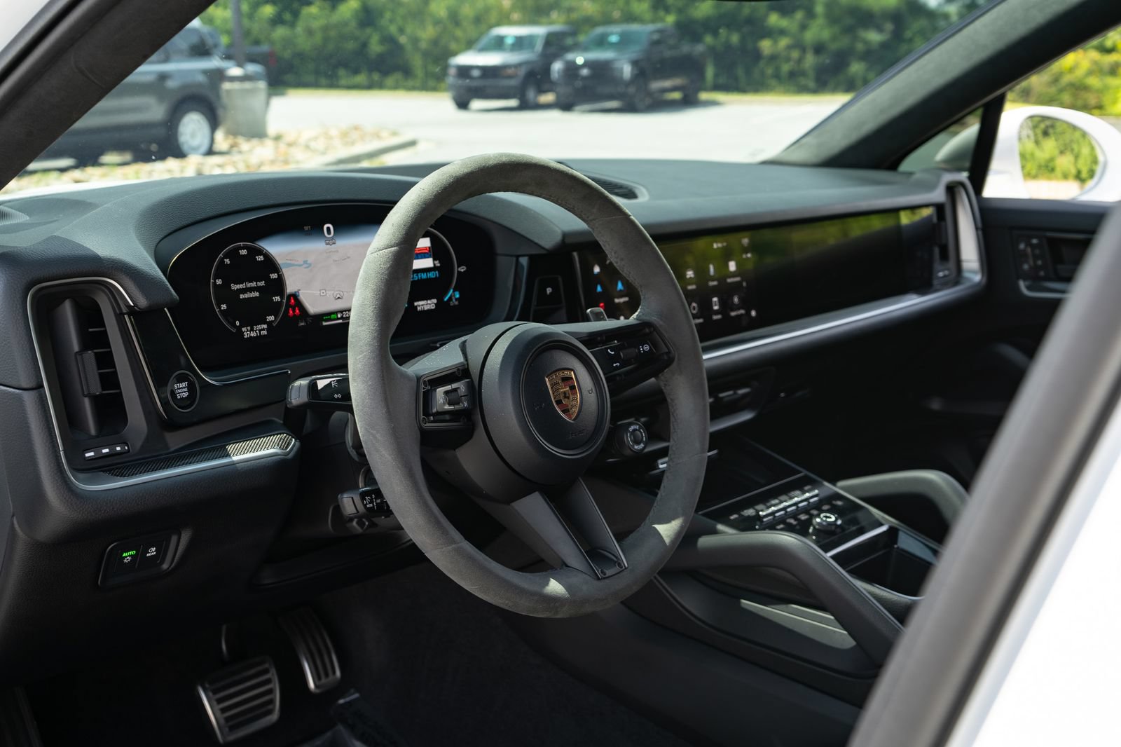 Used 2024 Porsche Cayenne S AWD/4WD image 25