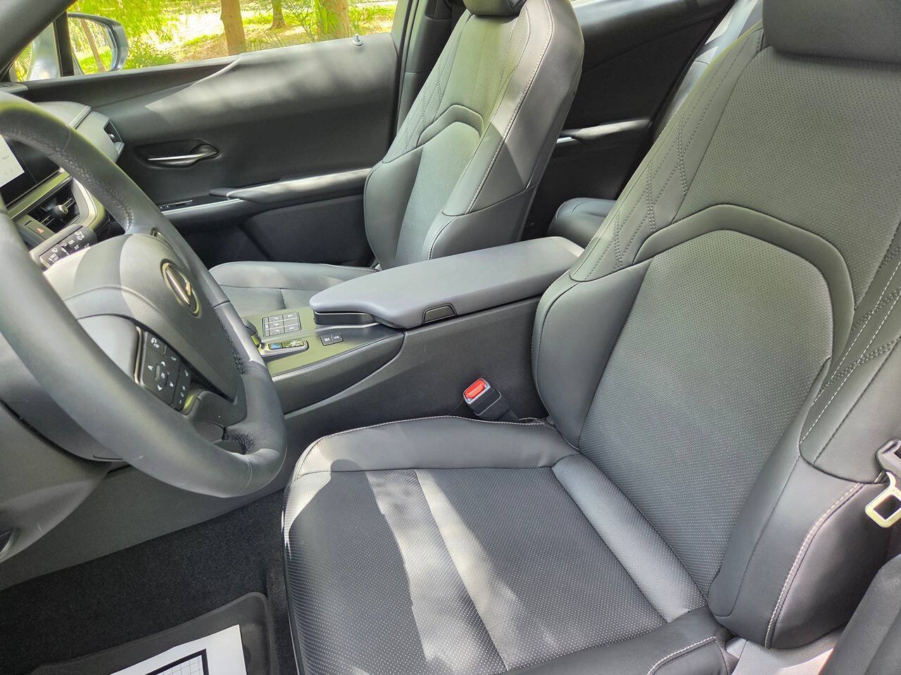 Used 2026 Lexus UX 300h FWD w/ Accessory Package (Z2) image 21