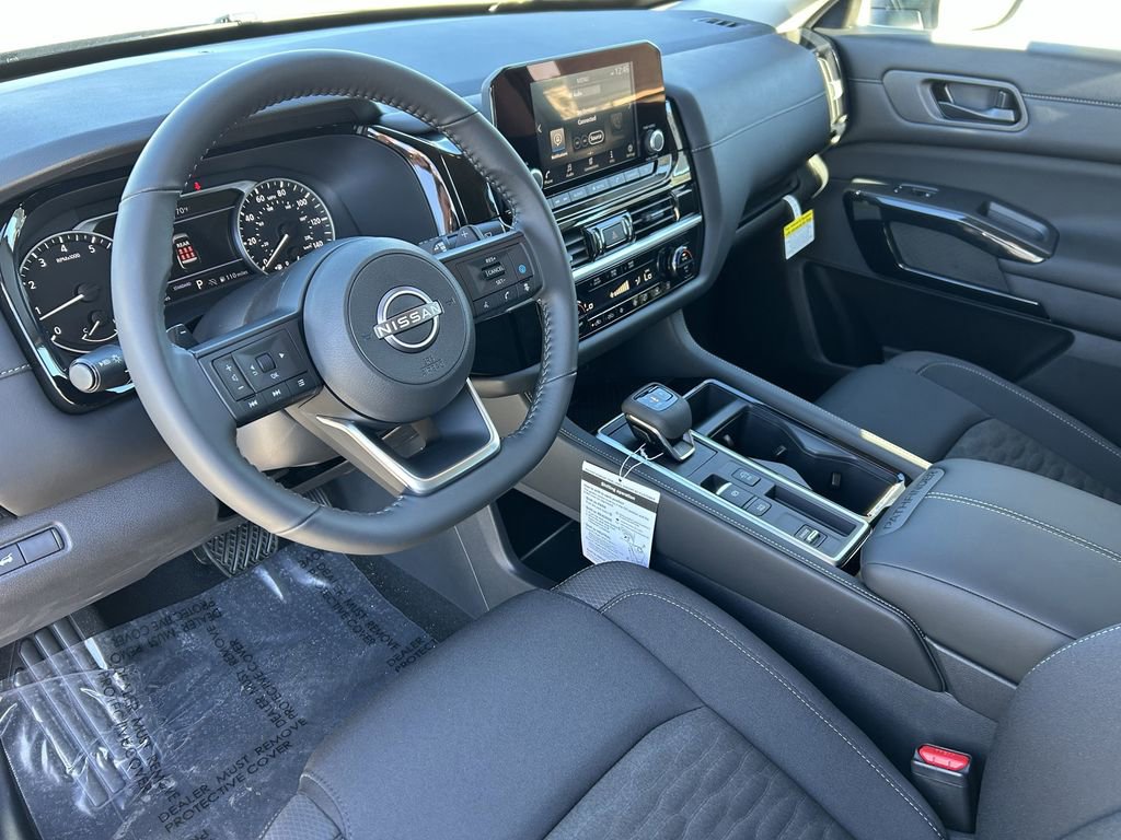 New 2025 Nissan Pathfinder SV image 18