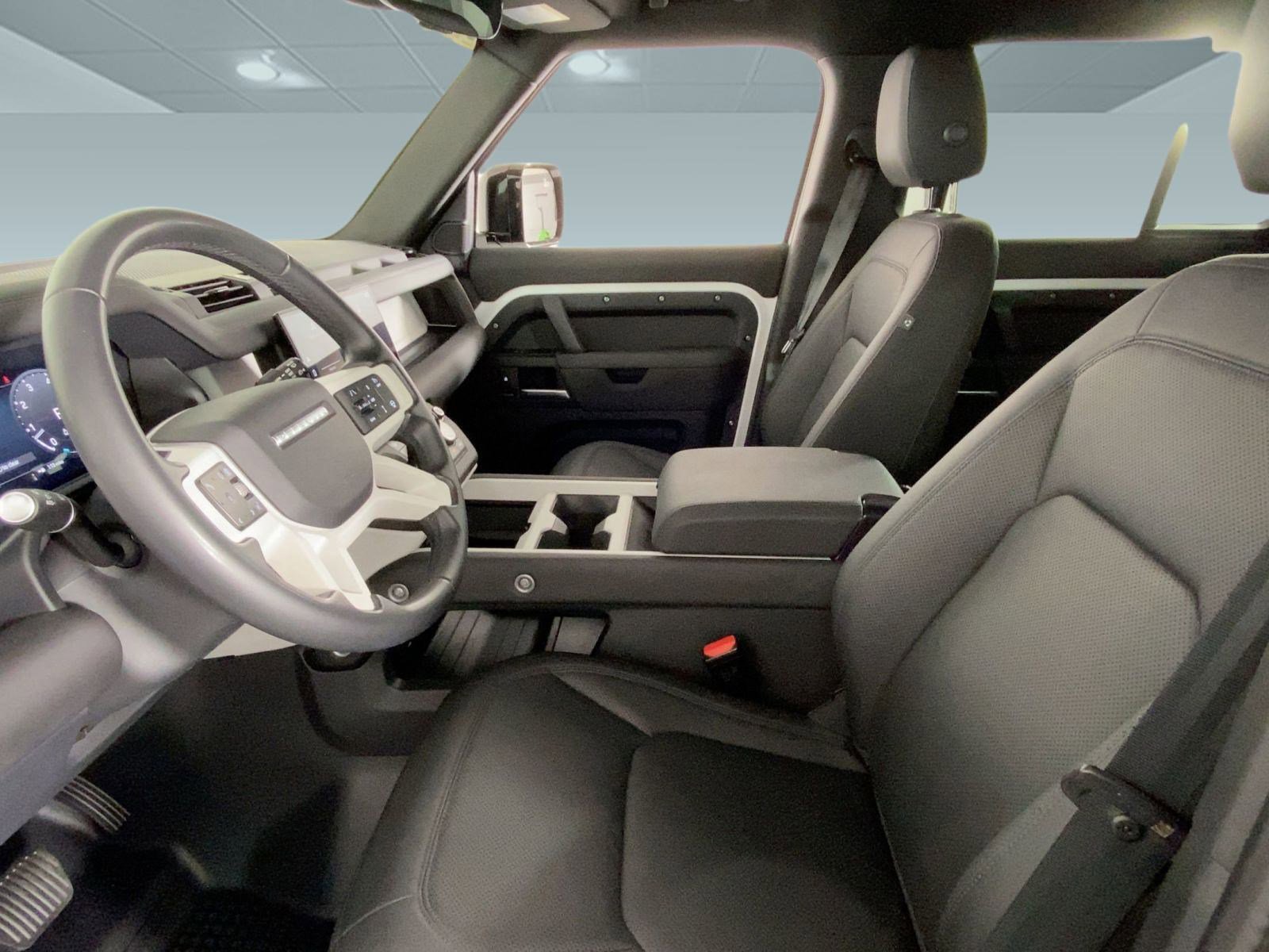 Used 2025 Land Rover Defender 110 S image 20