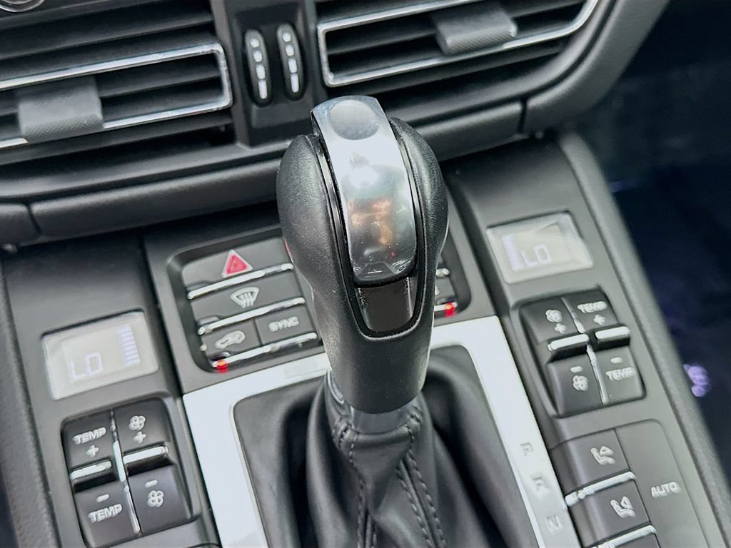 Certified 2021 Porsche Macan S AWD/4WD image 19