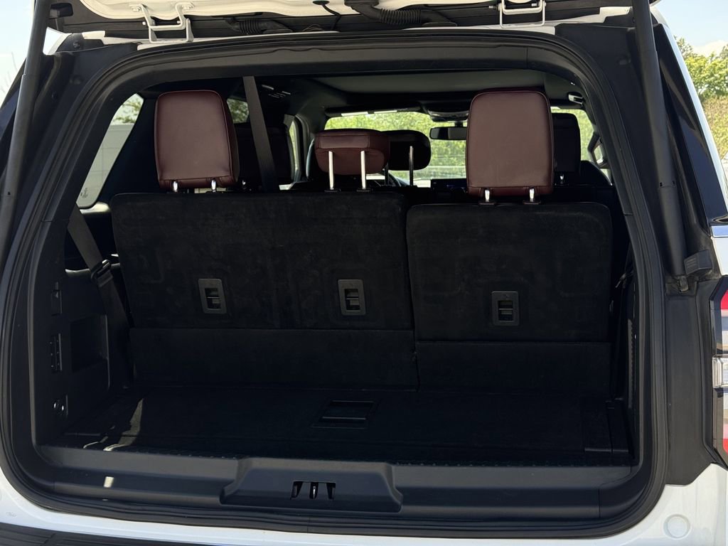 Used 2024 Ford Expedition Limited image 32