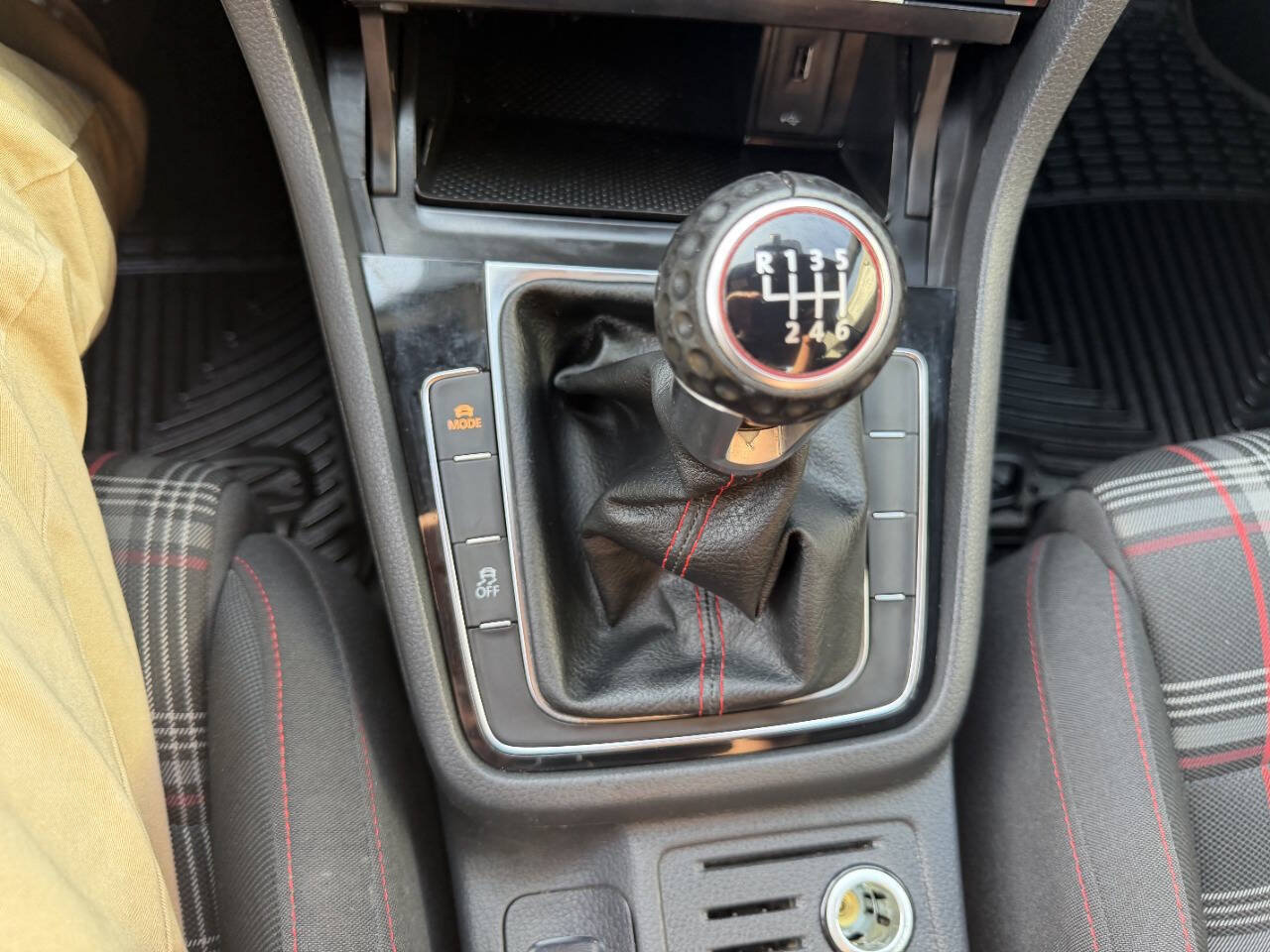 Used 2019 Volkswagen GTI S FWD image 33