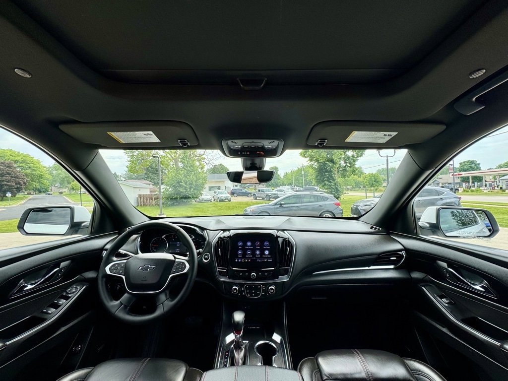 Used 2023 Chevrolet Traverse RS image 16
