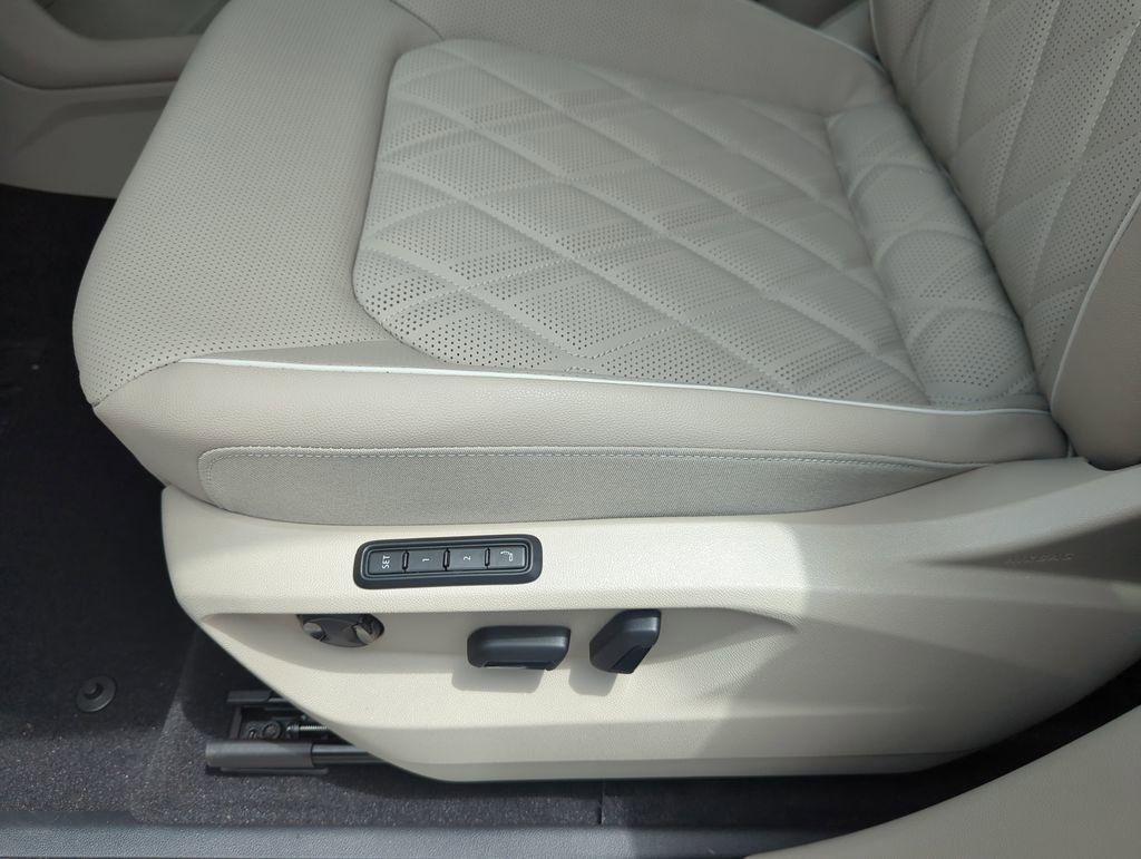 New 2026 Volkswagen Atlas SEL Premium R-Line image 30