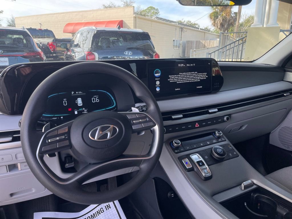 Used 2025 Hyundai Palisade SE image 14
