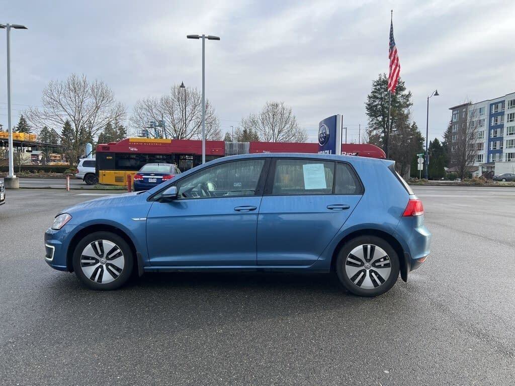 Used 2016 Volkswagen e-Golf SE w/ DC Fast Charging Package image 2