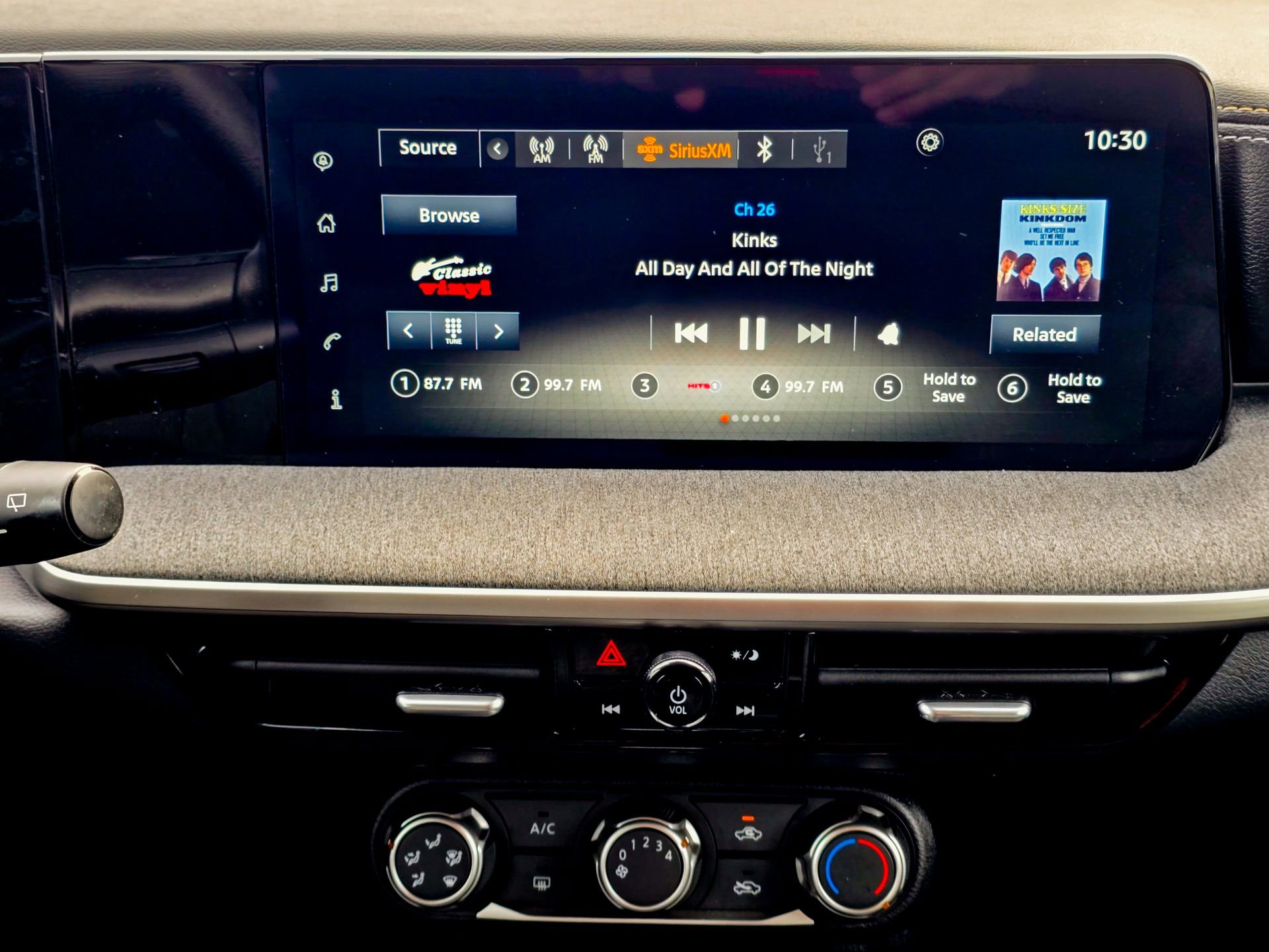 Used 2025 Nissan Kicks SV image 20