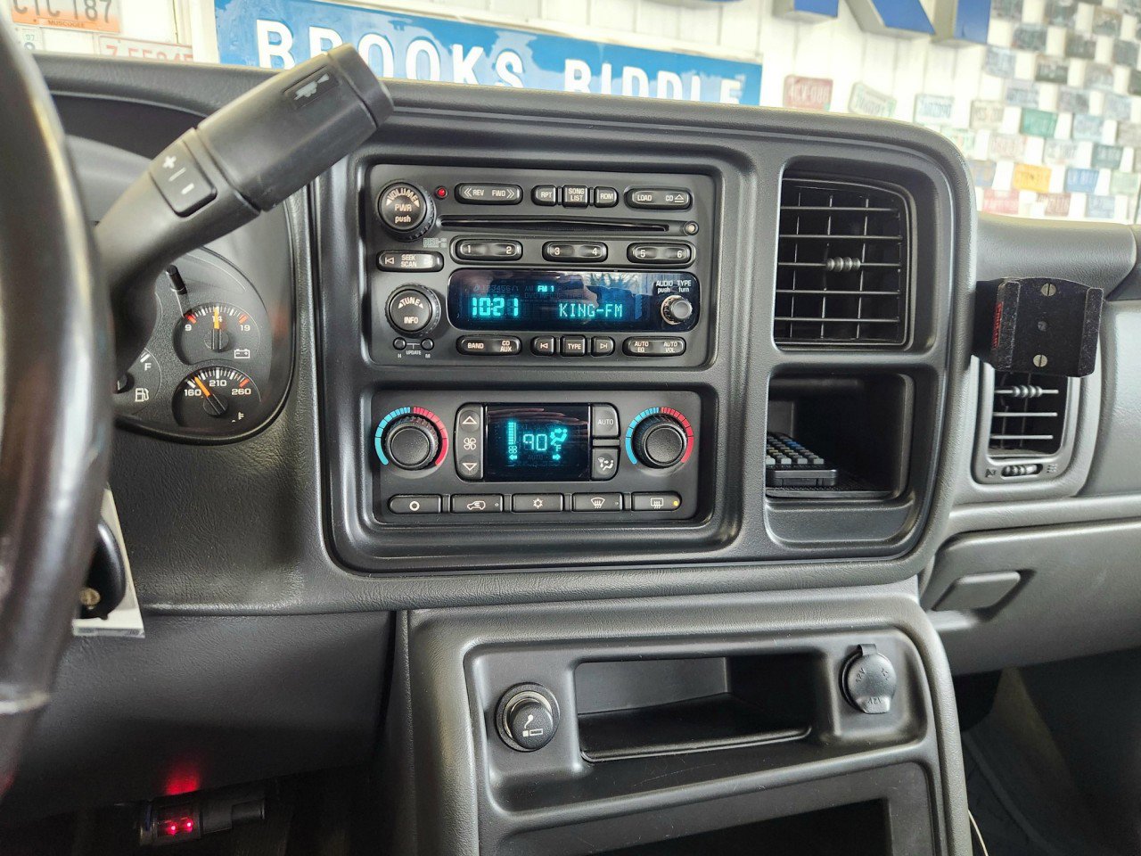 Used 2006 Chevrolet Silverado 3500 LT w/ Heavy-Duty Power Package image 8