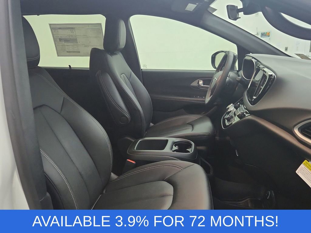 New 2026 Chrysler Voyager LX image 33