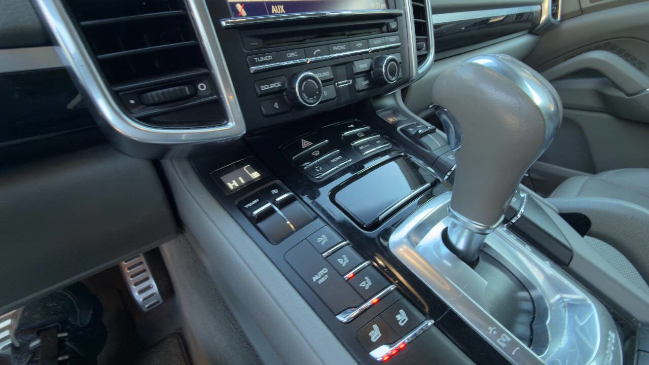 Used 2011 Porsche Cayenne S image 61